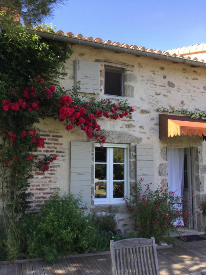 Bed and Breakfast Les Epis Du Vent Adilly Екстер'єр фото