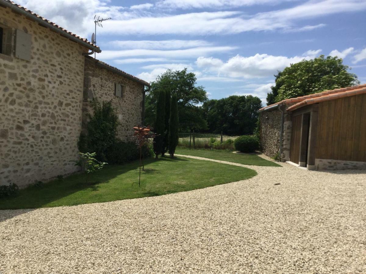 Bed and Breakfast Les Epis Du Vent Adilly Екстер'єр фото