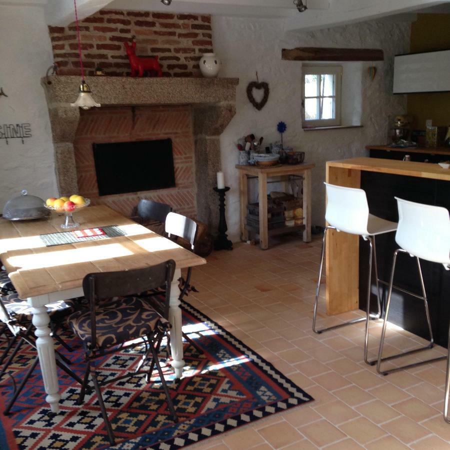 Bed and Breakfast Les Epis Du Vent Adilly Екстер'єр фото