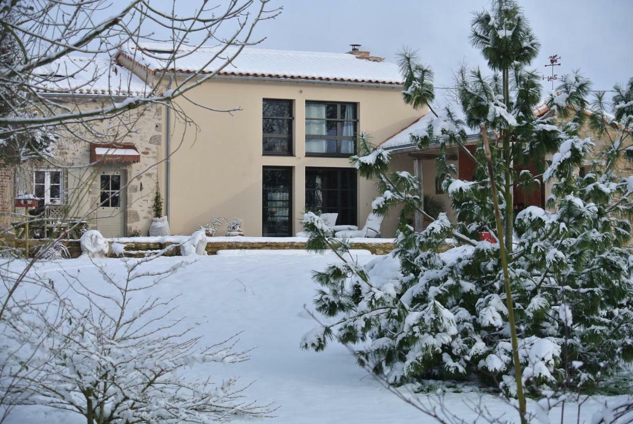 Bed and Breakfast Les Epis Du Vent Adilly Екстер'єр фото