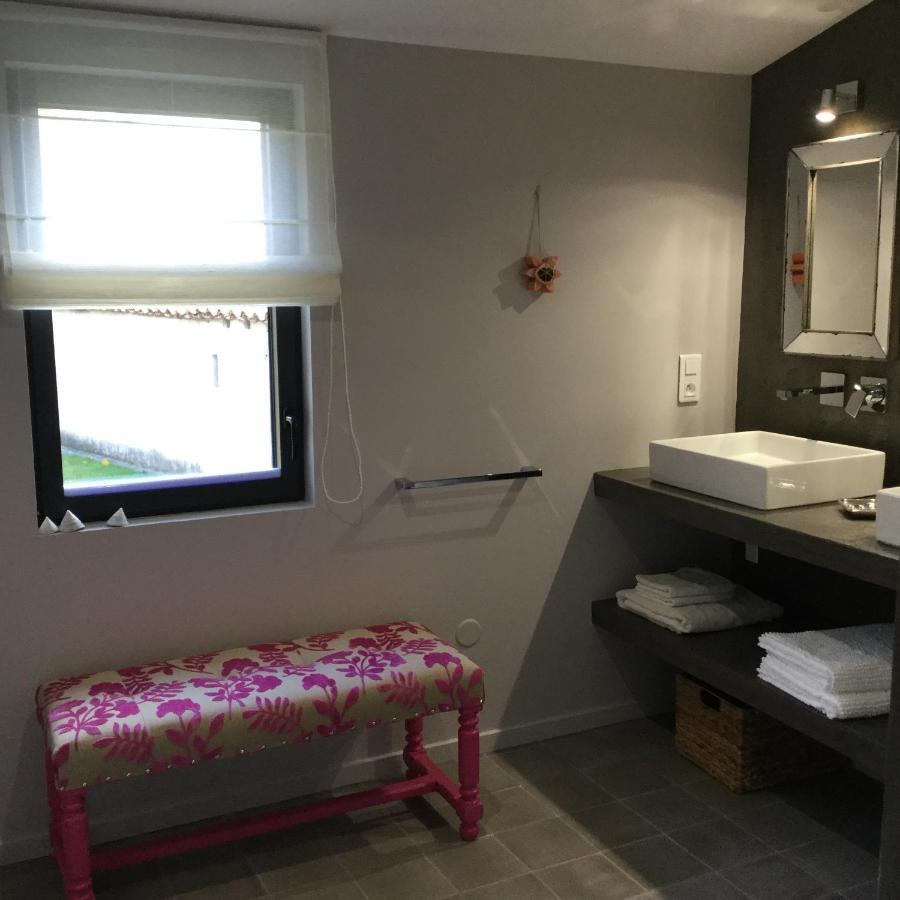 Bed and Breakfast Les Epis Du Vent Adilly Екстер'єр фото